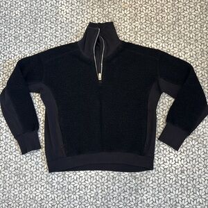 Women's Lululemon Standout Sherpa 1/2‎ Zip in Black, Size 4